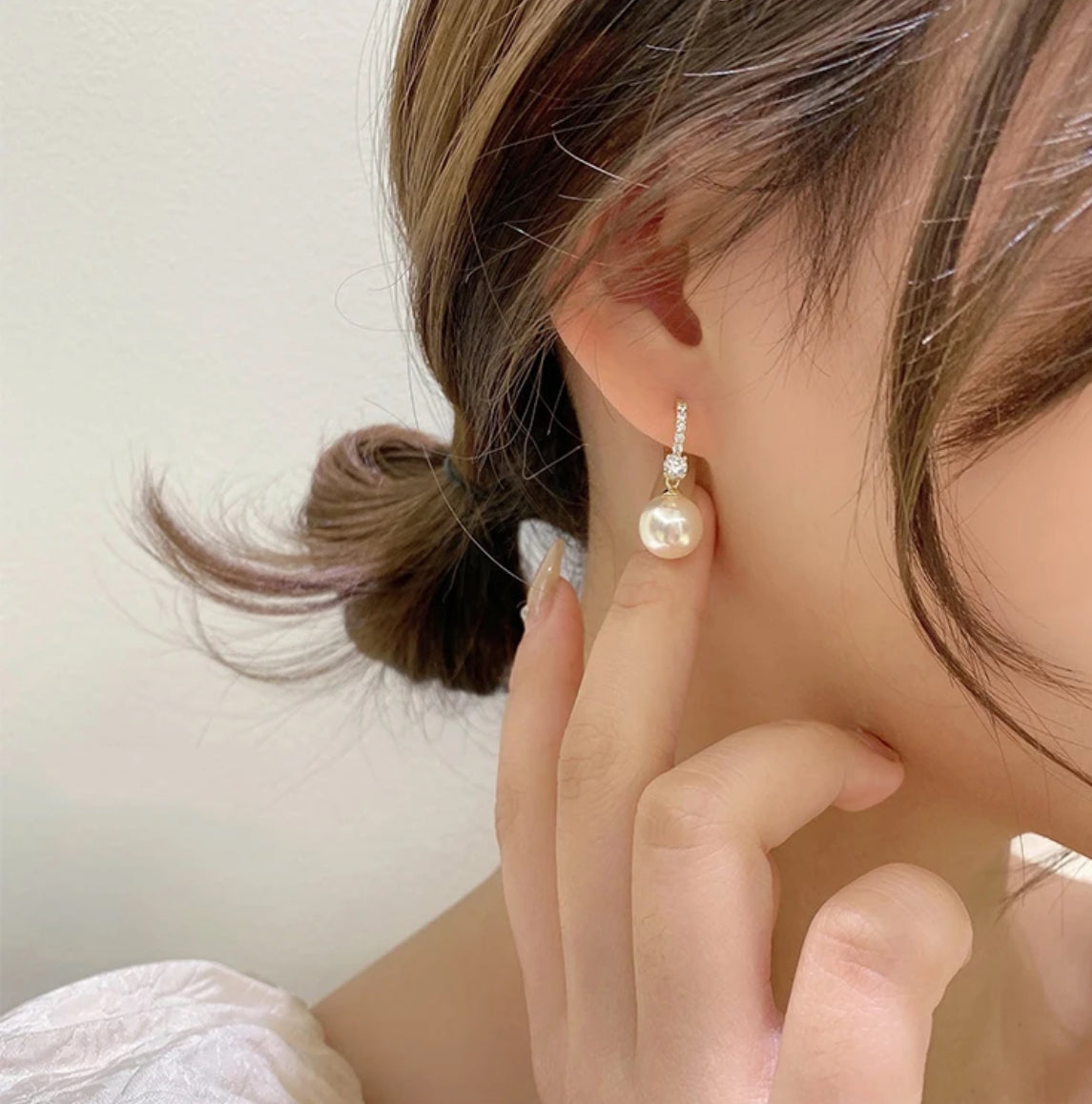 Pearl earrings gold