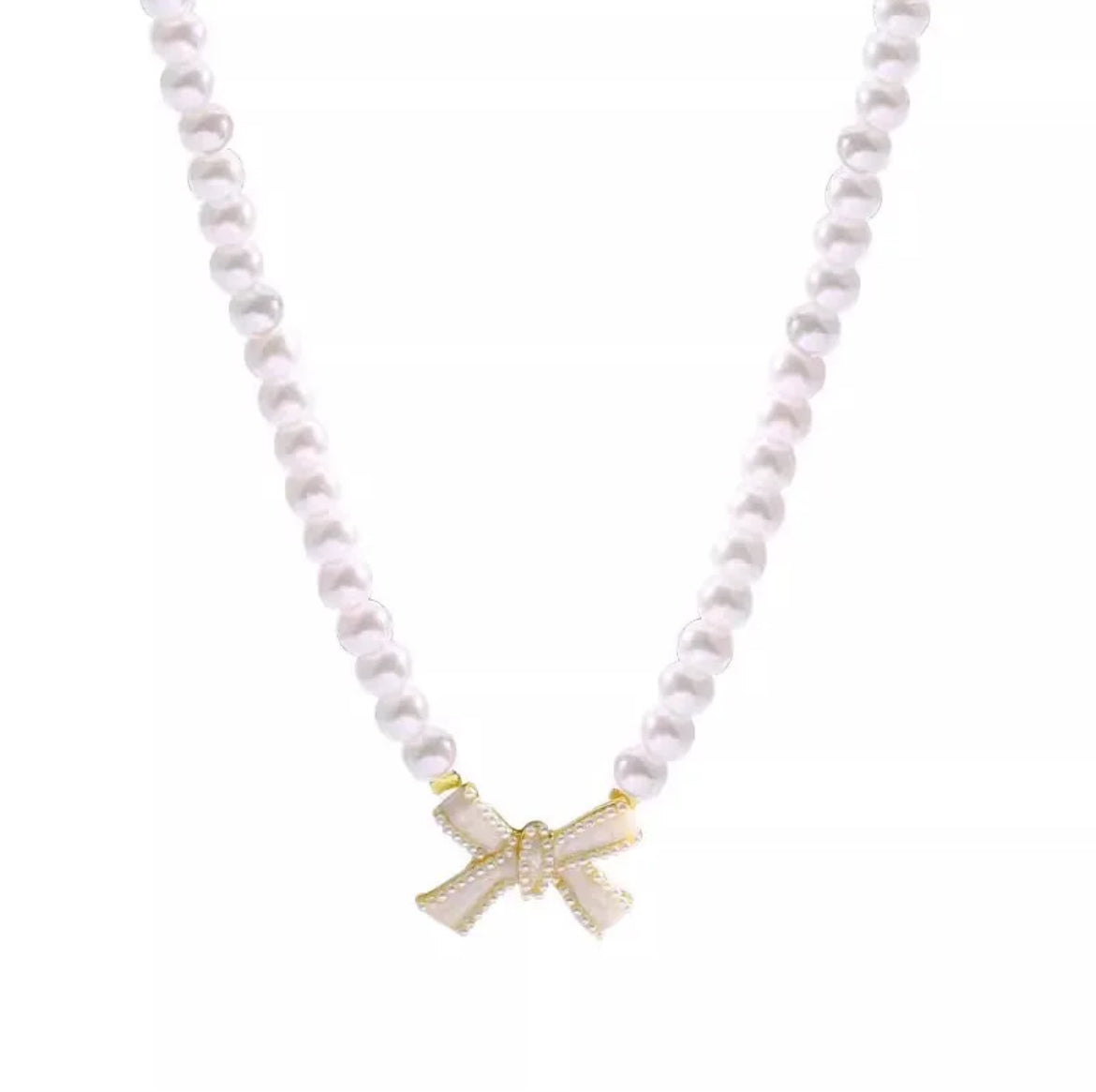 Trendy pearl necklace with cute bow