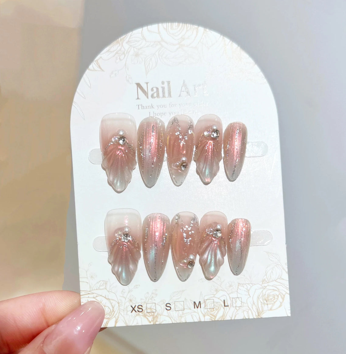 Press on nails